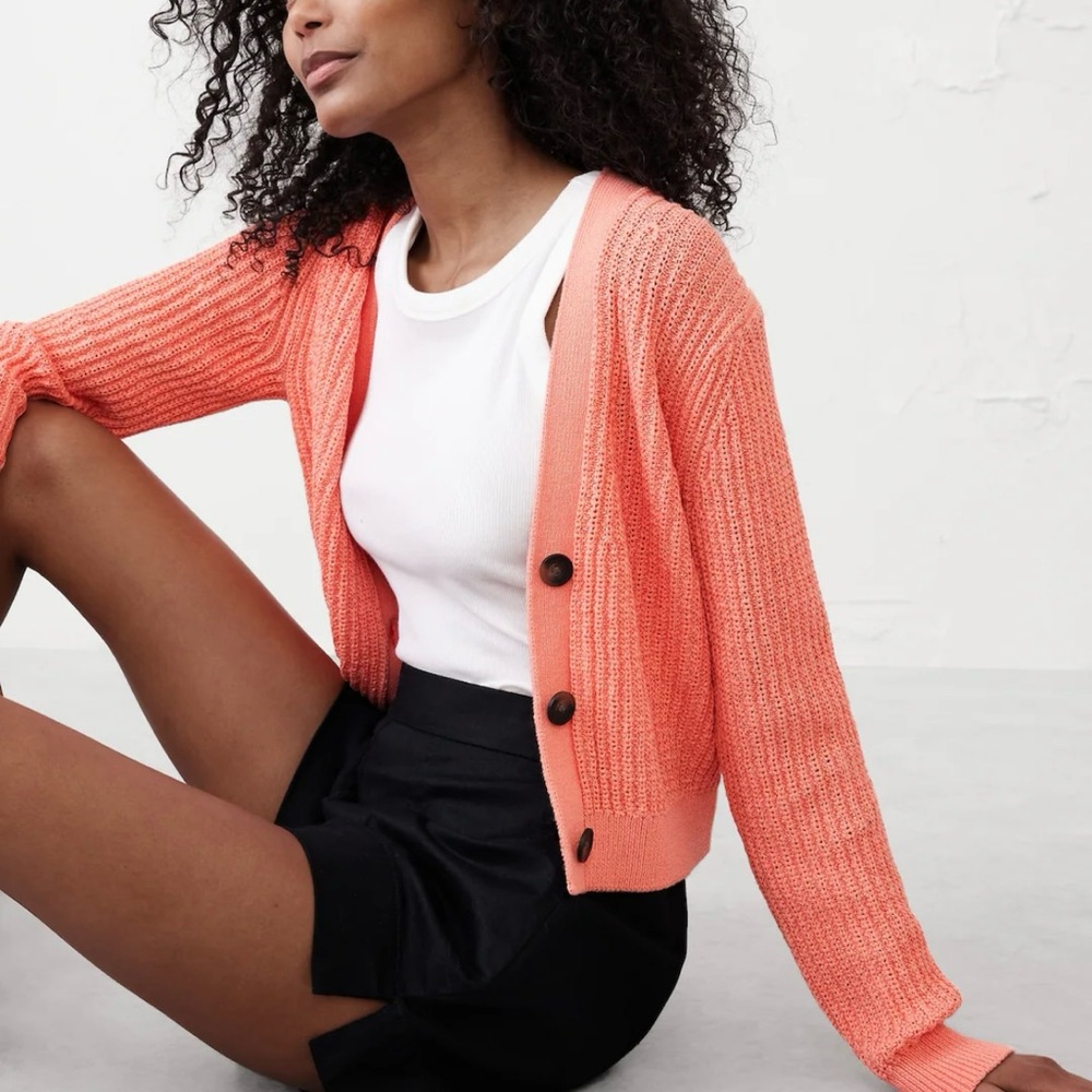 Banana Republic | Cropped Textured Long Sleeve Button Front Cardigan Sweater